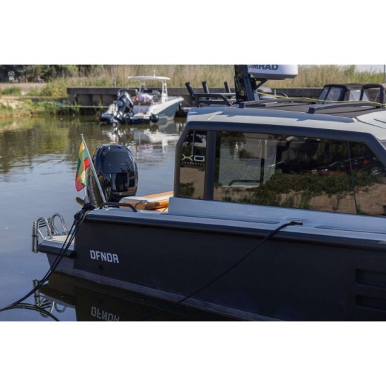 XO DFNDR 8 Demo laivas su Mercury 350AG